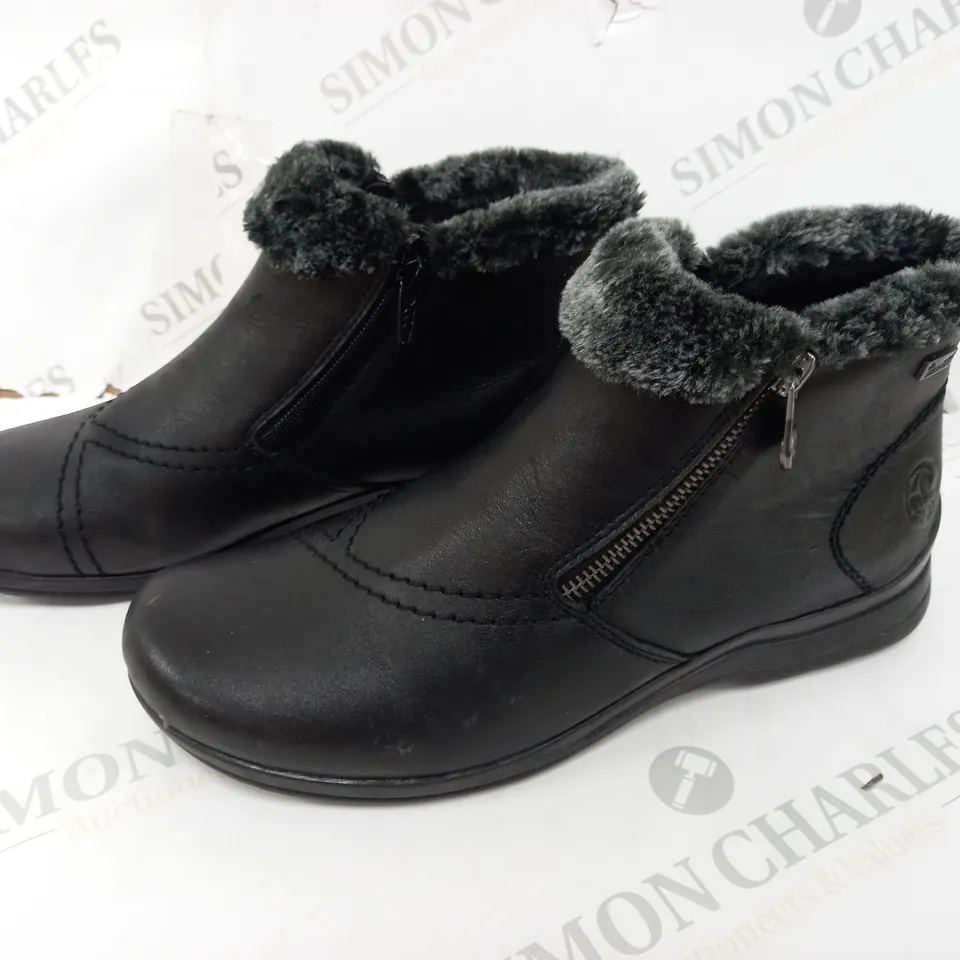 BOXED PAIR OF RIEKER FUR CUFF BOOTS IN BLACK UK SIZE 6.5