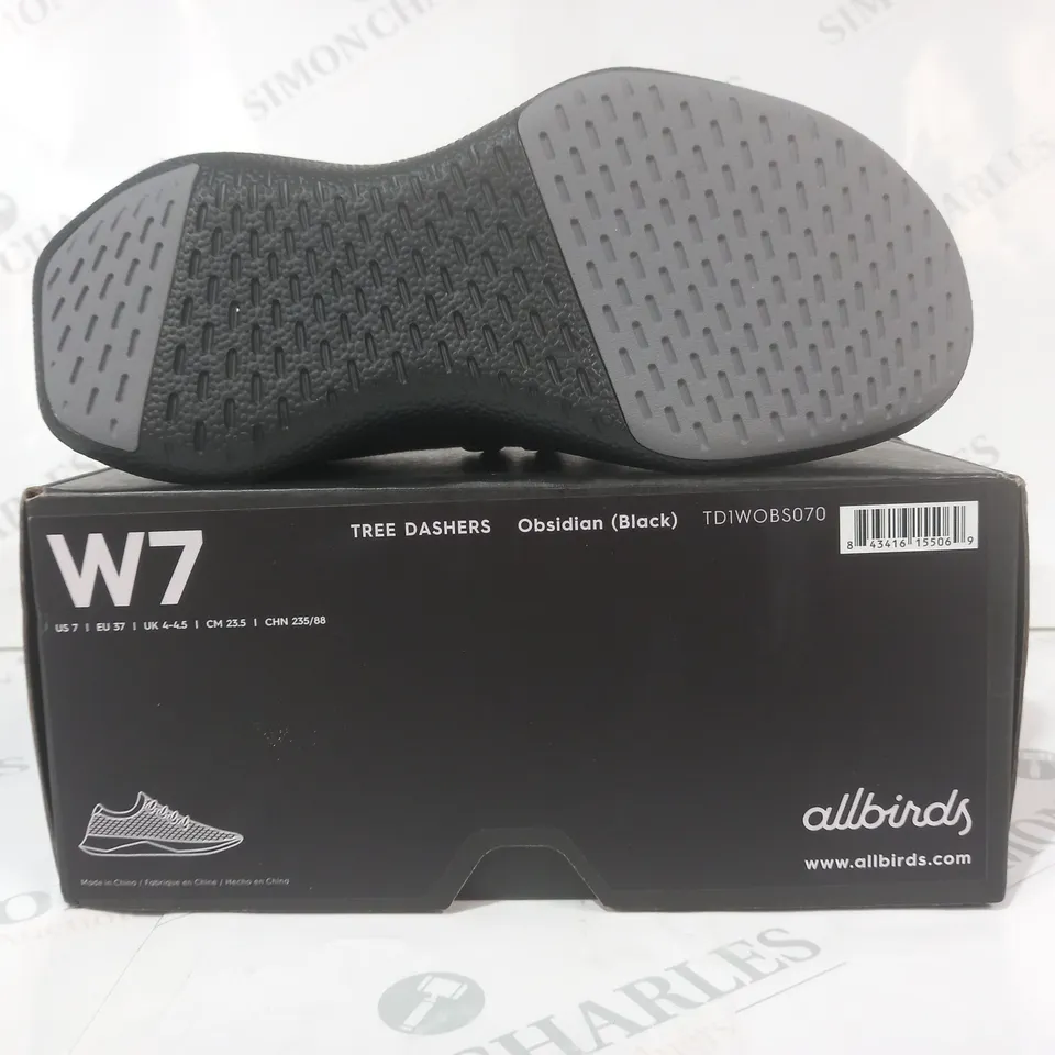 BOXED PAIR OF ALLBIRDS SHOES IN BLACK/WHITE UK SIZE 4-4.5