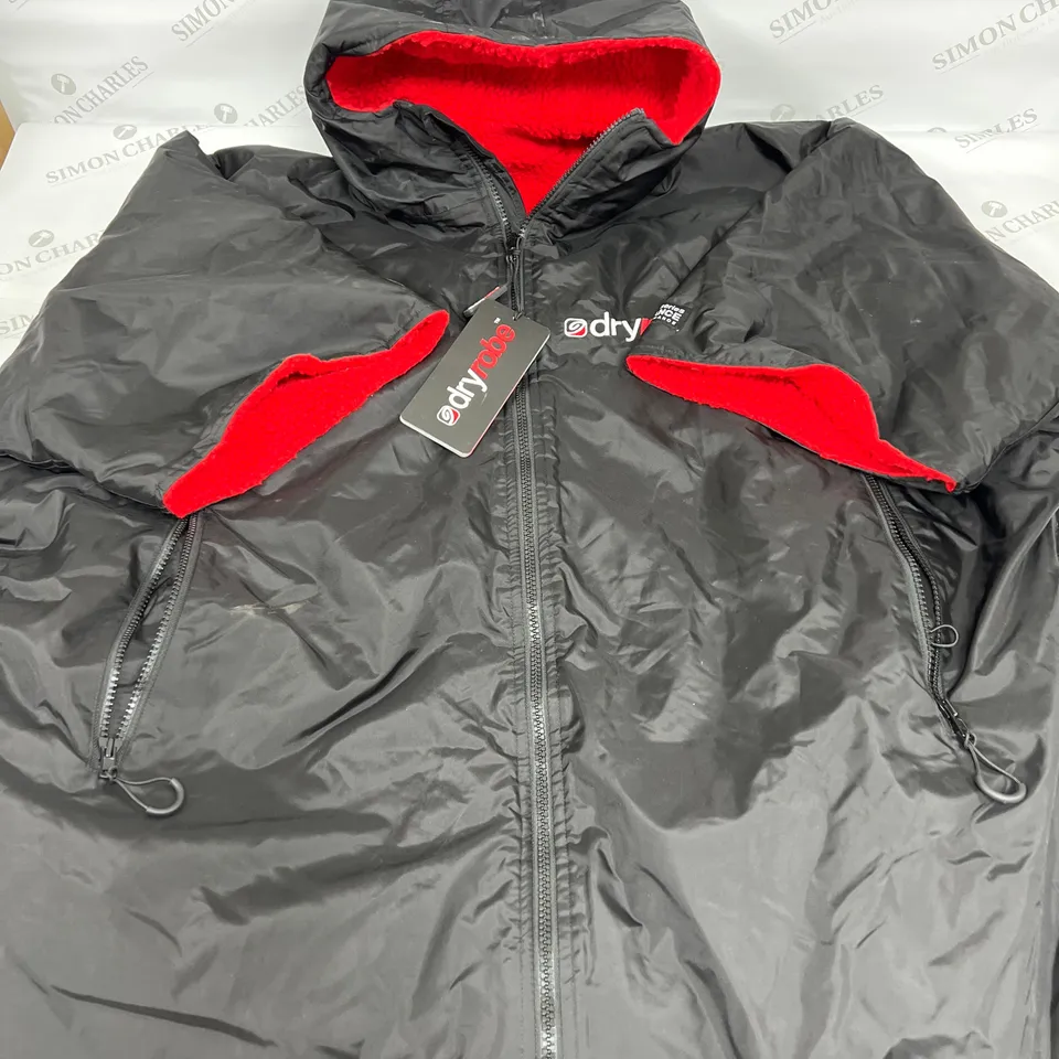 DRYROBE ADVANCE IN BLACK AND RED SIZE XL