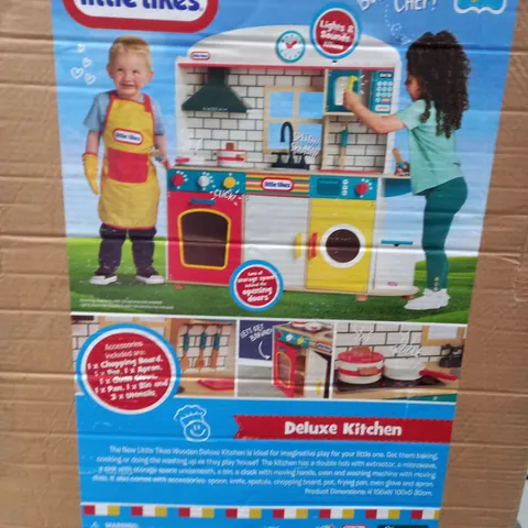 BOXED LITTLE TIKES WOODEN DELUXE KITCHEN (COLLECTION ONLY)