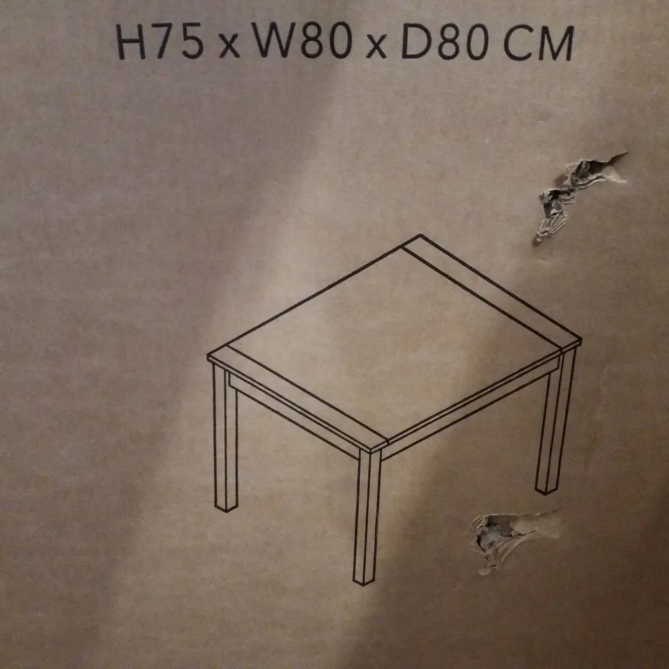 BOXED OLNEY COMPACT SQUARE DINING TABLE OAK