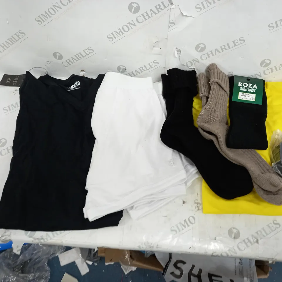 BOX OF ASSORTED CLOTHING ITEMS TO INCLUDE SOCKS, BOXERS, TOPS ETC 