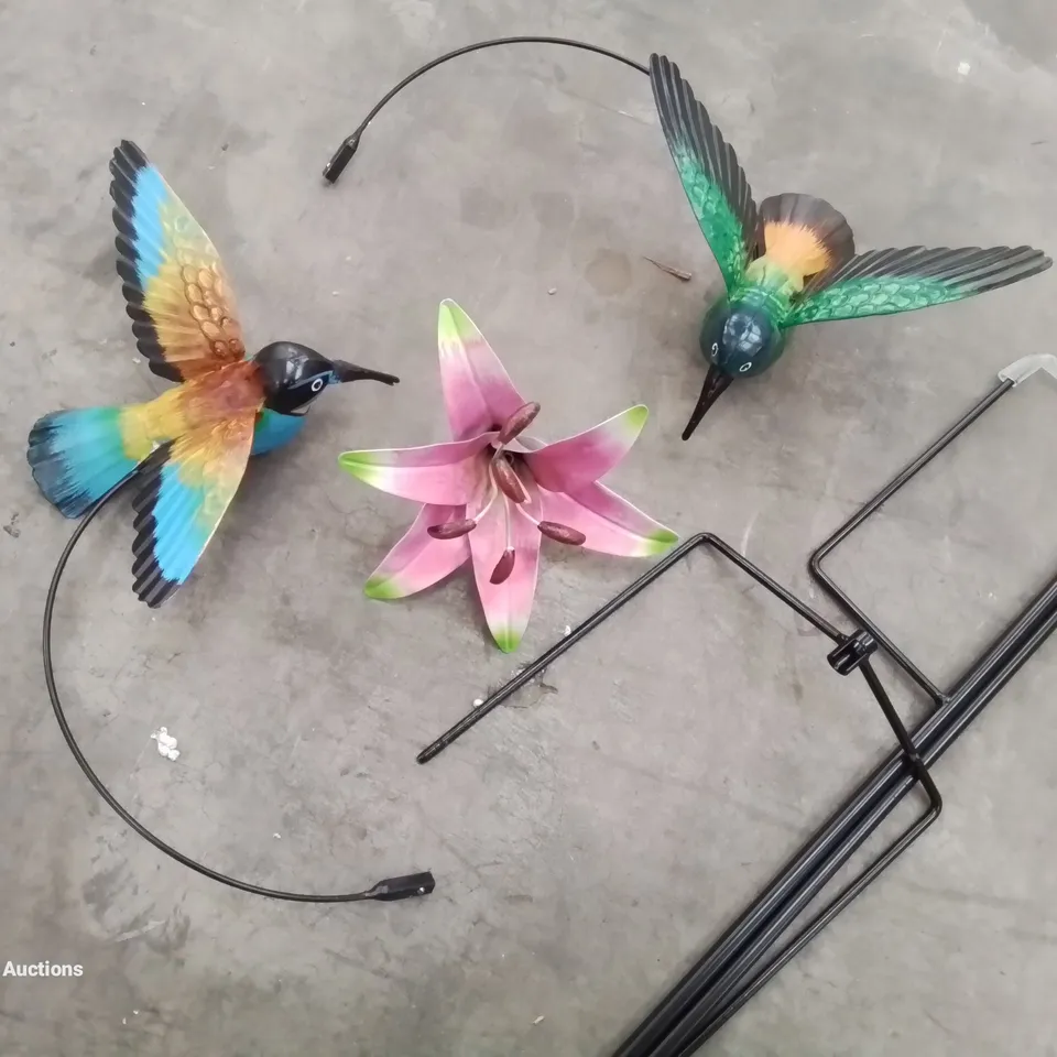 BOXED HOME2GARDEN HUMMINGBIRD WINDSPINNER
