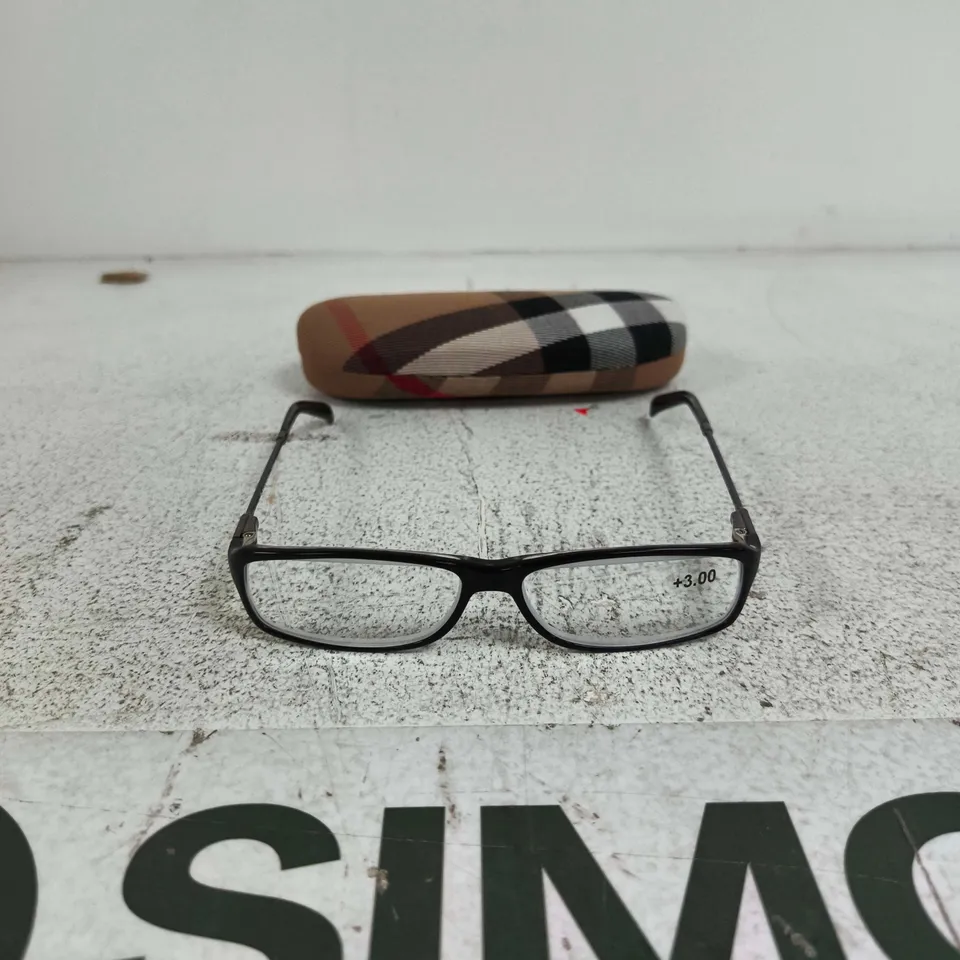BURBERRY BY SAFILO EYEWEAR – BLACK RECTANGULAR EYEGLASSES (135MM TEMPLE)