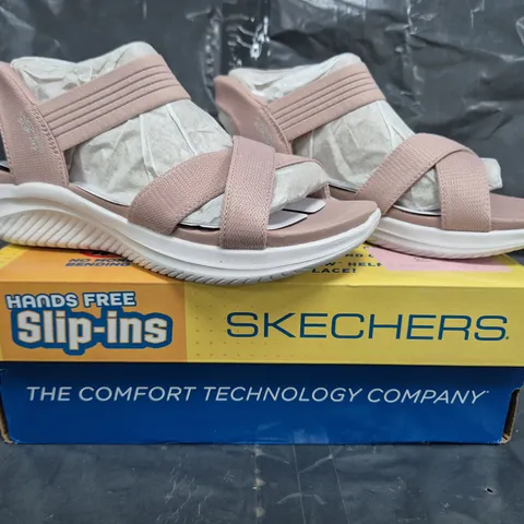 BOXED PAIR OF SKECHERS ULTRA FLEX OPEN TOE SANDALS IN BLUSH SIZE 5.5