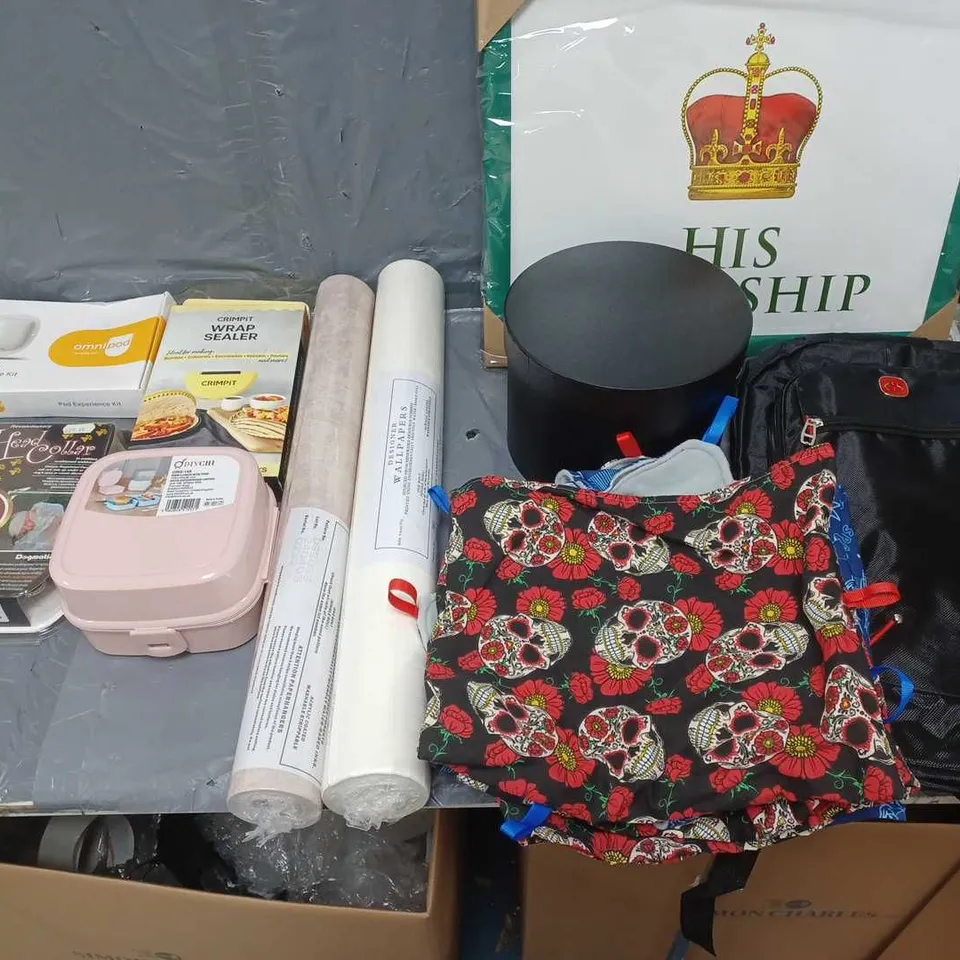 BOX OF APPROXIMATELY 15 ASSORTED ITEMS TO INCLUDE - CRIMPIT WRAP SEALER, DOG HEAD COLLAR, AND POD EXPERIENCE KIT ETC. 