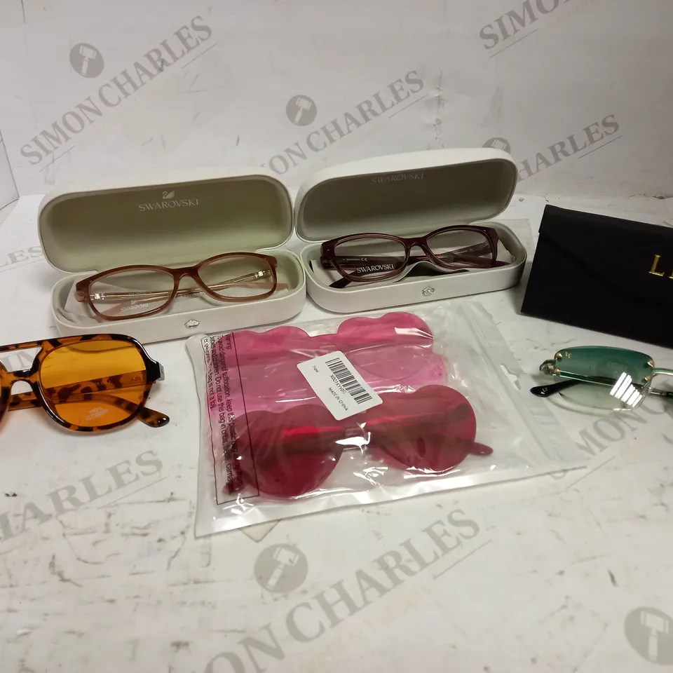 LOT OF APPROXIMATELY 20 ASSORTED EYEWEAR ITEMS, TO INCLUDE SPECTACLES, SUNGLASSES, CASES, ETC