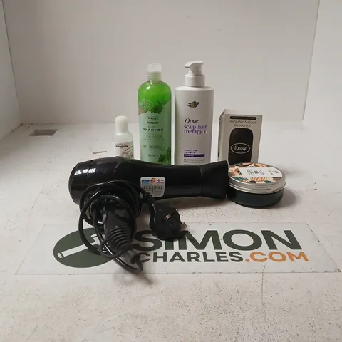 TOTE OF APPROXIMATELY 20 ASSORTED COSMETIC ITEMS TO INCLUDE HAIR DRYER, WAHL SHAMPOO, DOVE SCALP + HAIR SHAMPOO, L'OREAL DULCIA ADVANCED, BODY SHOP SHEA BUTTER ETC