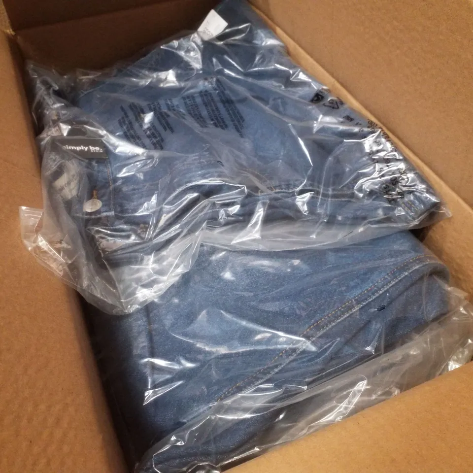 BOX CONTAINING APPROXIMATELY 13 BRAND NEW SIMPLY BE MID BLUE PLEAT DETAIL WIDE LEG JEANS - SIZE 24L