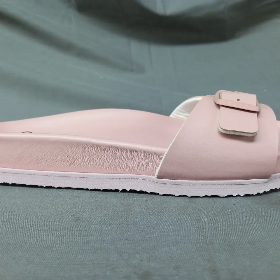 BOXED PAIR OF SCHOLL SANDALS IN PINK SIZE 6.5