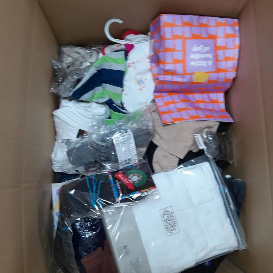 BOX OF ASSORTED CHILDRENS CLOTHING VARYING IN SIZE/COLOUR/STYLE TO INCLUDE:  TOPS, DRESSES, JUMPERS