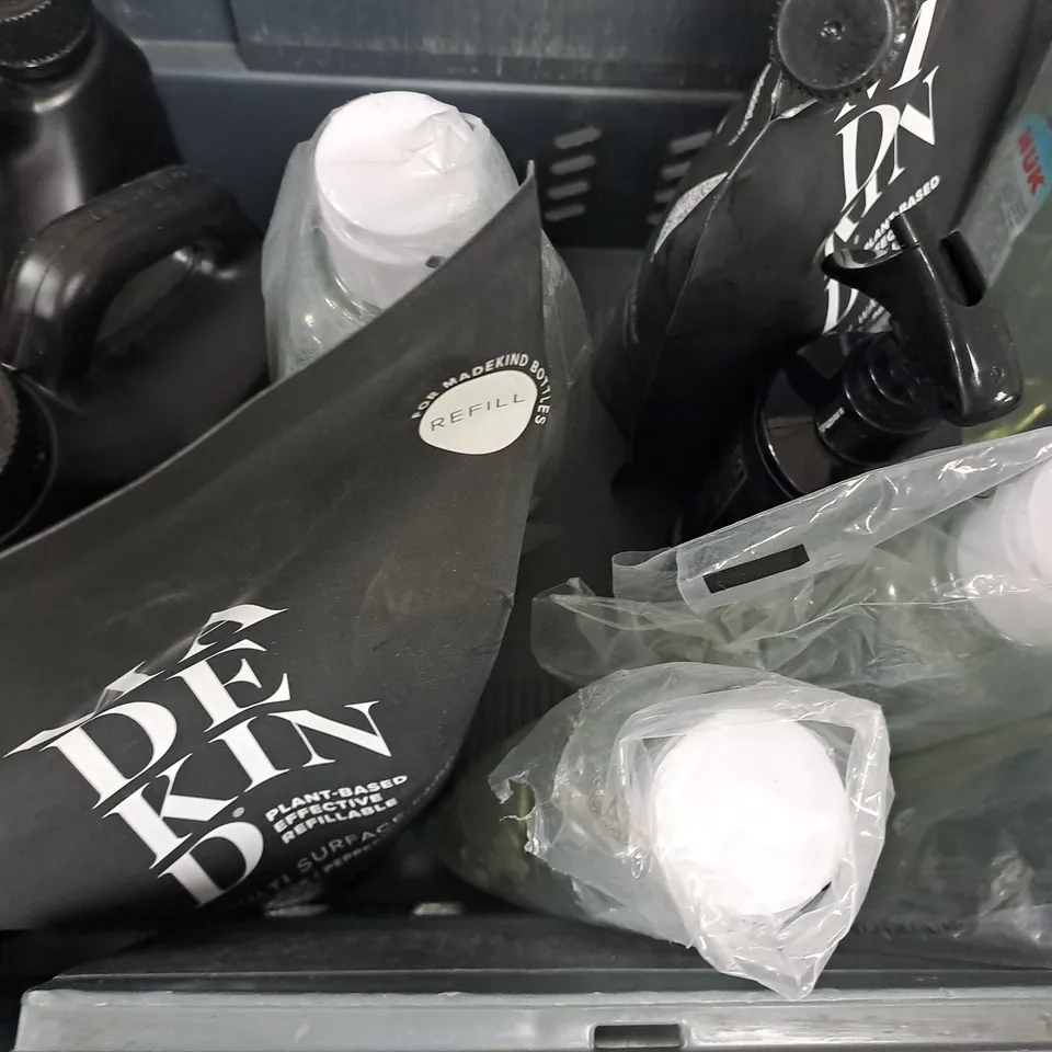 APPROXIMATELY 12 ASSORTED HOUSEHOLD ITEMS TO INCLUDE EPOXY RESIN, WINTER TREE WASH, ETC - COLLECTION ONLY