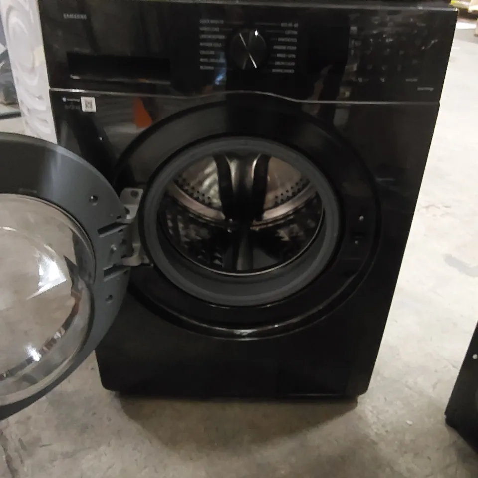 SAMSUNG SERIES 5 FREESTANDING WASHING MACHINE IN BLACK - WW90CGC04DABEU