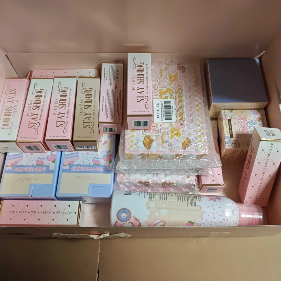 LOT OF APPROXIMATELY 18 ASSORTED PLOUISE COSMETIC ITEMS TO INCLUDE HYDRATING FORMULA, BOSY FOAM AND CONDITIONER