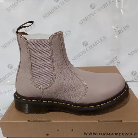 DR MARTIN VIRGINIA VINTAGE TAUPE SIZE UK 5