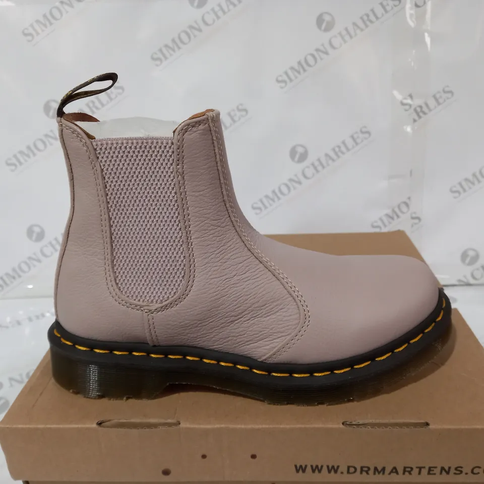 DR MARTIN VIRGINIA VINTAGE TAUPE SIZE UK 5