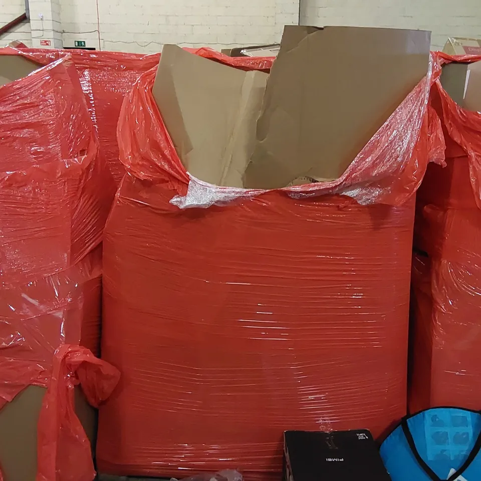 PALLET OF ASSORTED ITEMS INCLUDING: COFFEE MACHINE, POP-UP TENT, TOILET SEAT, DISH RACK, HALLOWEEN DECORATIONS 