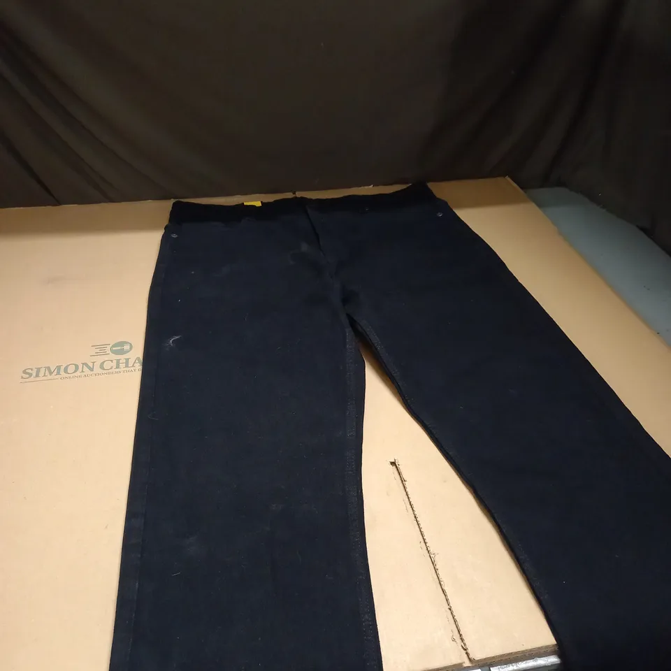 MENS BLACK REGULAR FIT JEANS W 40 L29"