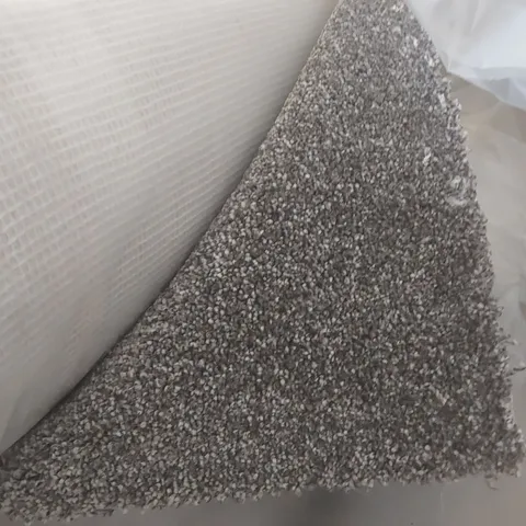 ROLL OF QUALITY STS HERITAGE LUXURY GOTHIC GREY CARPET - APPROXIMATELY 3.1 x 5m