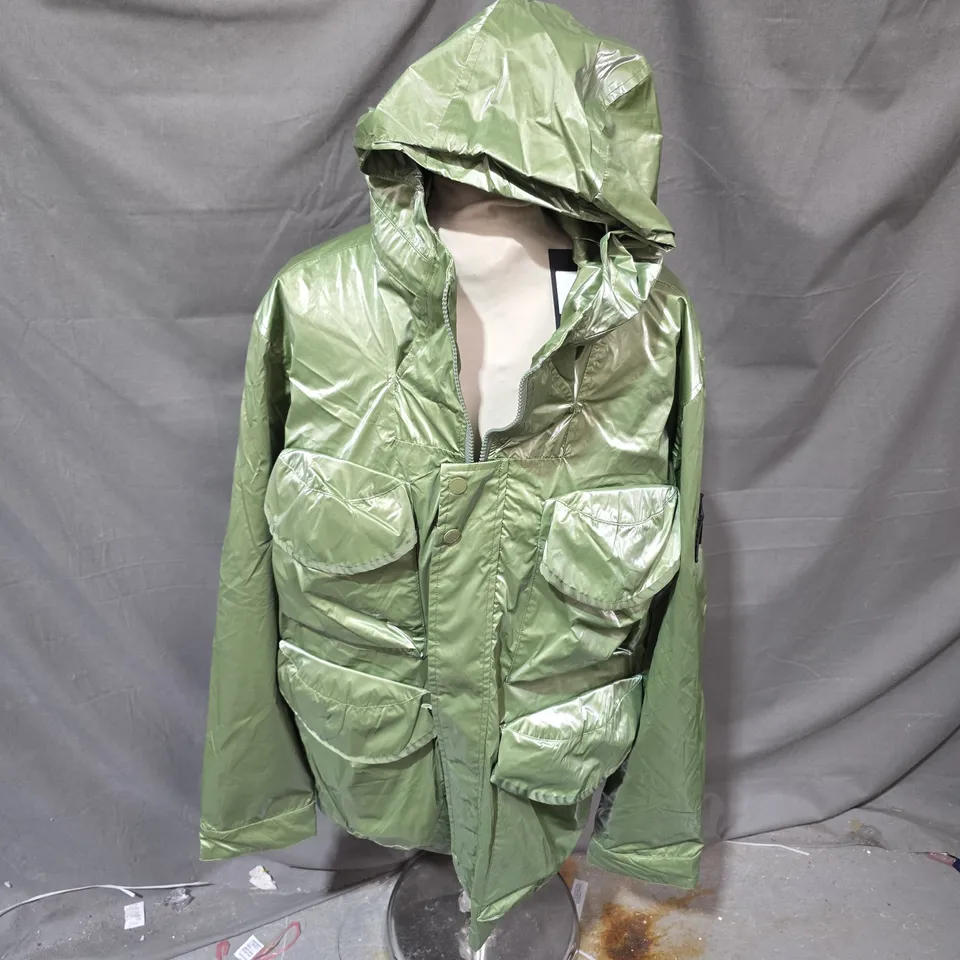 WEEKEND OFFENDER OLIVE GREEN PADDED HOODED JACKET – SIZE L
