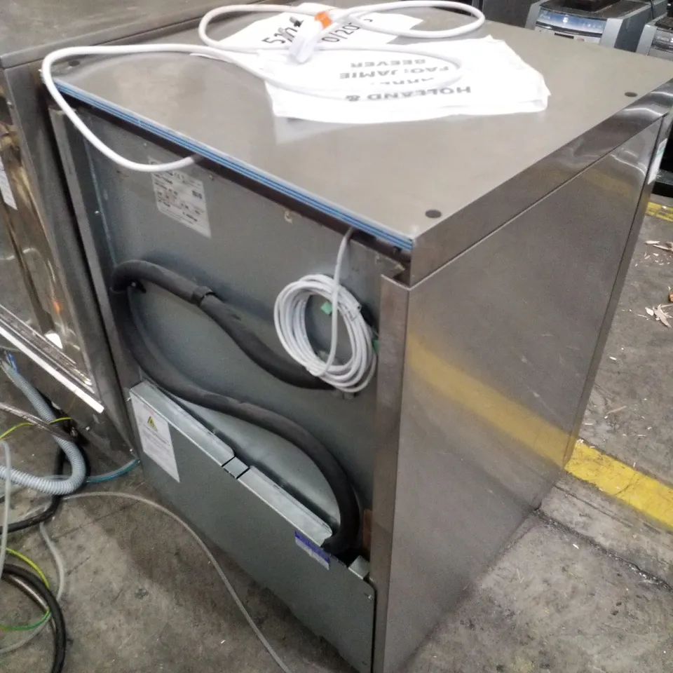 WILLIAMS HA135-SA SINGLE DOOR 135LTR UNDERCOUNTER REFRIGERATOR