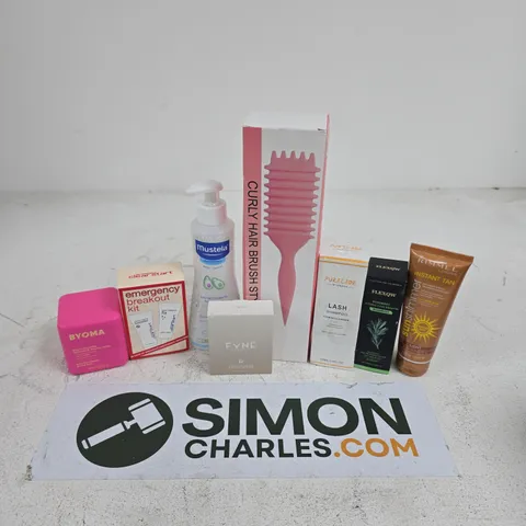 APPROXIMATELY 15 ASSORTED HEALTH & BEAUTY PRODUCTS TO INCLUDE BYOMA BIO-COLLAGEN RADIANCE FACIAL MASK, FYNE CREAM BLUSH, EMERGENCY BREAKOUT KIT, ETC - COLLECTION ONLY
