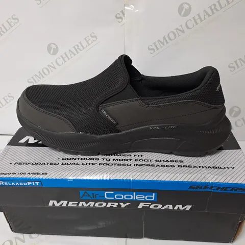 BOXED PAIR OF SKETCHERS RELAXED FIT JUAL-LITE EQUALIZER SHOES - BLACK // SIZE: 9 UK