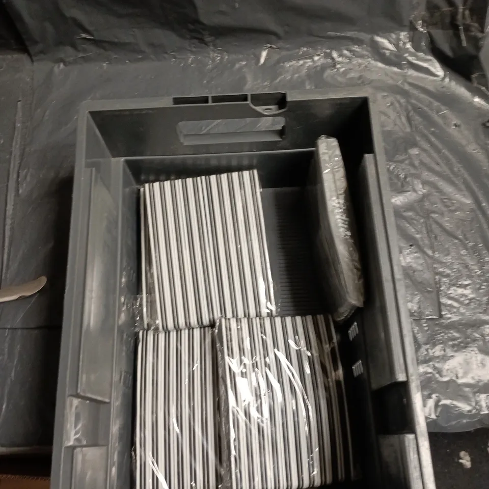 APPROXIMATELY 50 NAIL FILES 