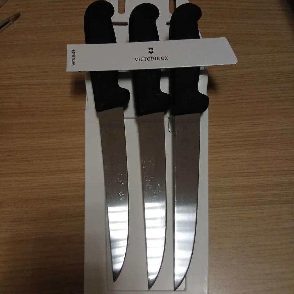 VICTORINOX 3-PIECE KNIFE SET – SWISS MADE