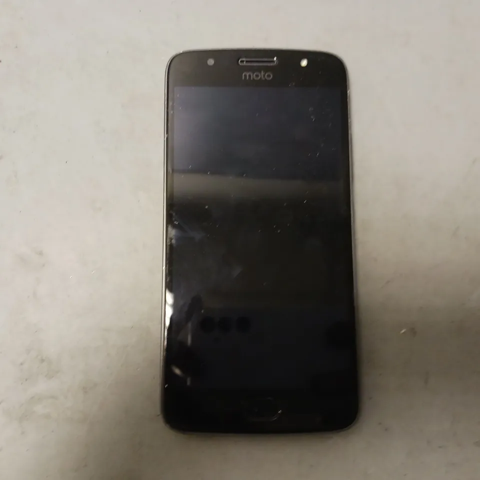 MOTO M2996 XT1794 MOBILE PHONE