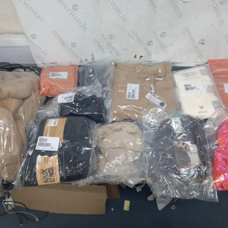 BOX OF APPROXIMATELY 10 ASSORTED BAGGED PIECES OF CLOTHING IN VARIOUS STYLES, SIZES, AND BRANDS 