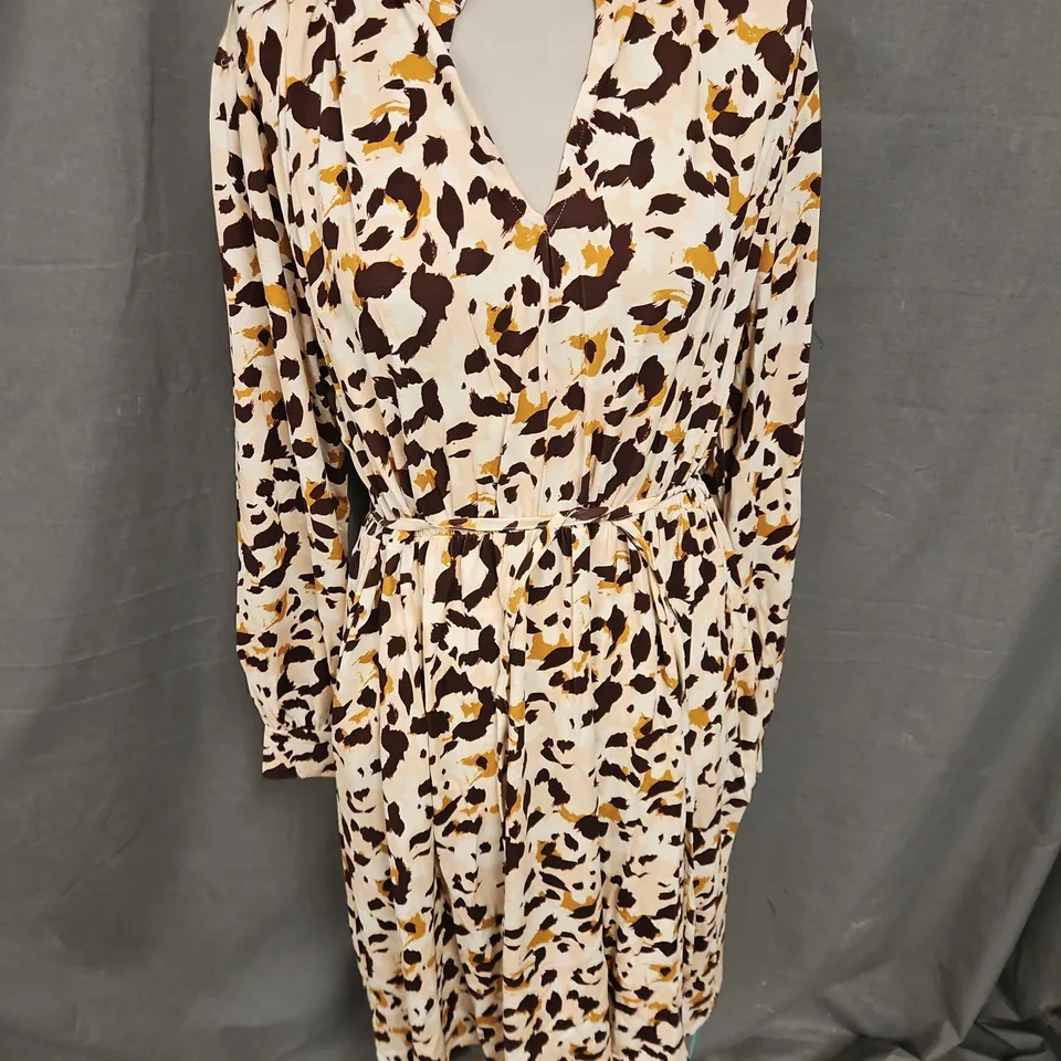 WALLIS JERSEY PLEATED BELTED MIDI DRESS IN NEUTRAL LEOPARD SIZE 16