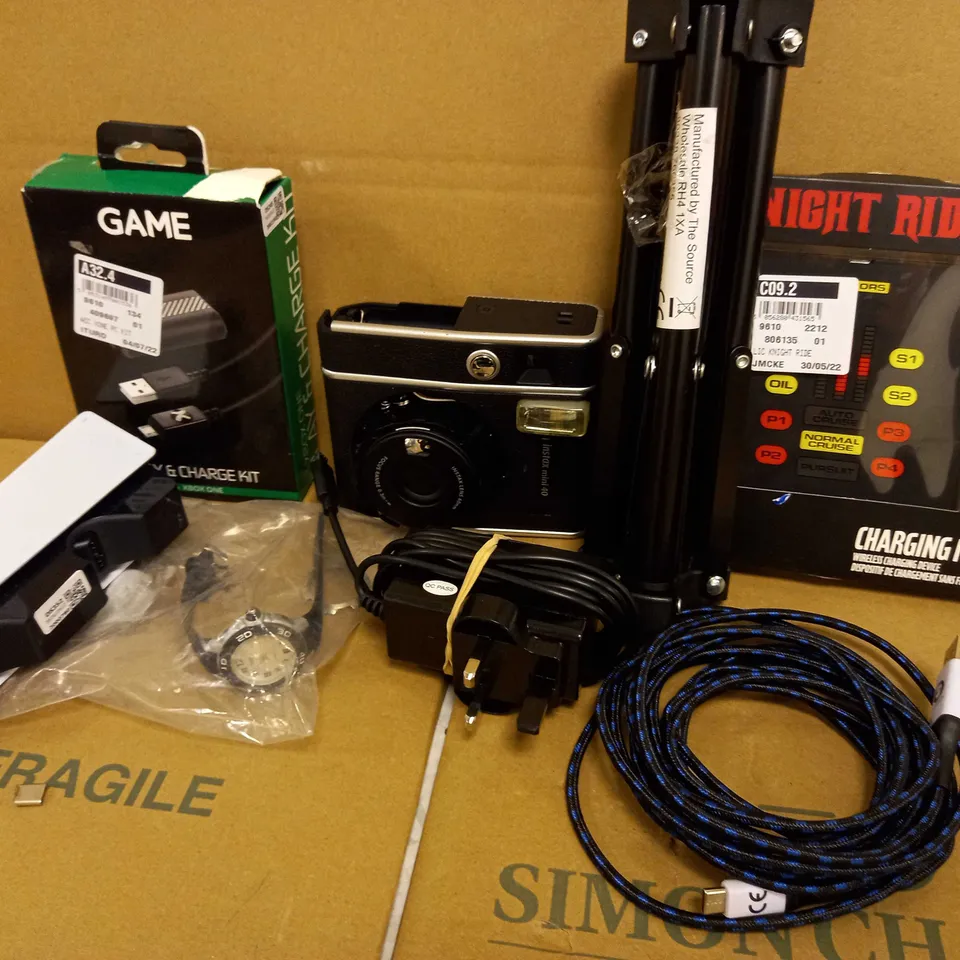 LOT OF ASSORTED ELECTRICALS INCLUDING BATTERY CHARGING KITS, KNIGHT RIDER CHARGING MATZ, CAMERA TRIPOD