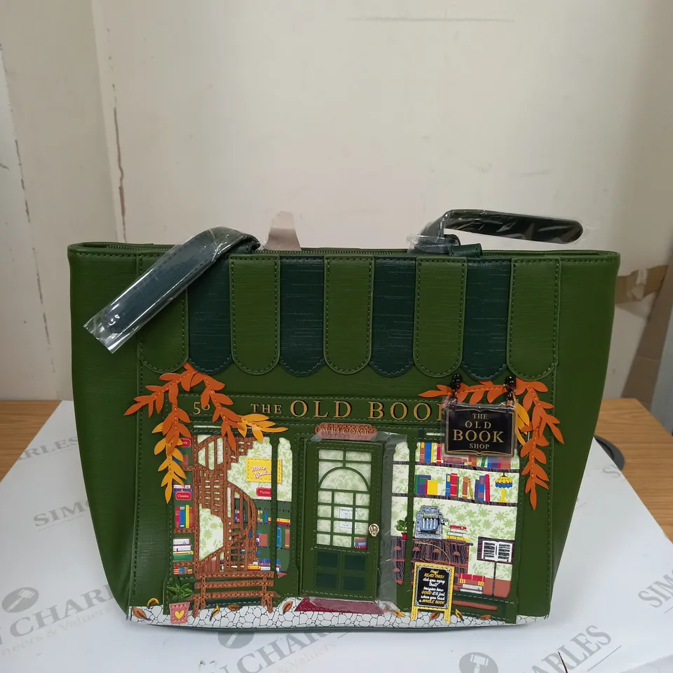 VENDULA LONDON THE OLD BOOKSHOP GRAB BAG GREEN