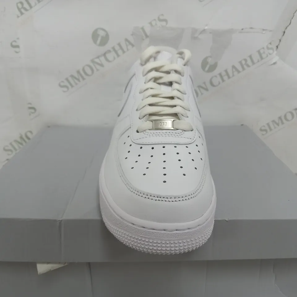 BOXED PAIR OF AIR FORCE 1 07 IN WHITE - UK 8