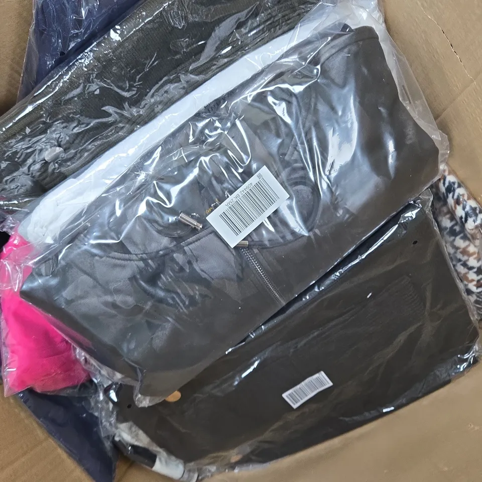 APPROXIMATELY 20 ASSORTED CLOTHING ITEMS INCLUDE HOODIE, CARDIGAN, SKIRT, ETC - COLLECTION ONLY