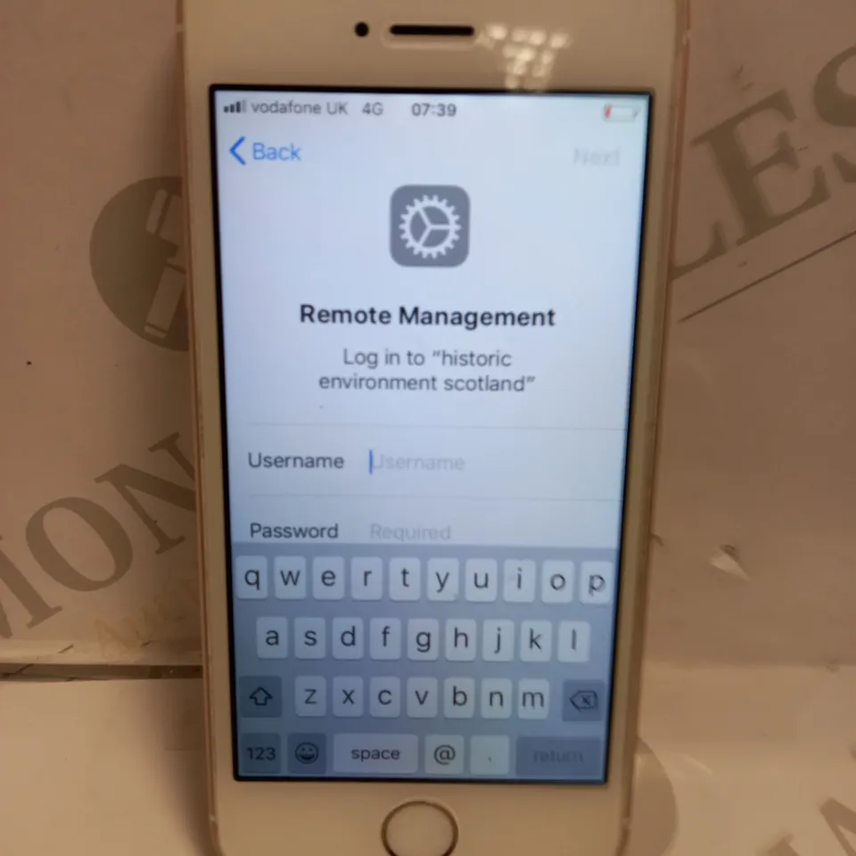 APPLE IPHONE SE SMARTPHONE 