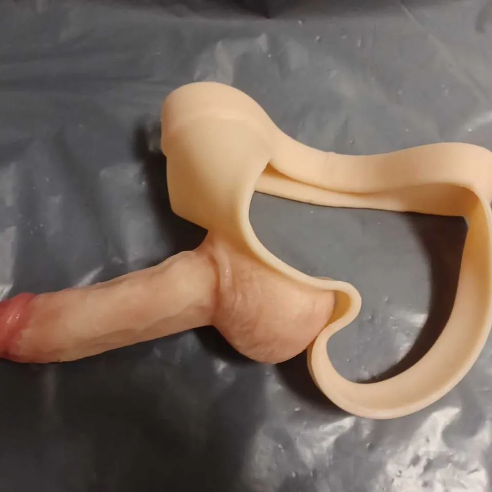 WEARABLE 6" DILDO