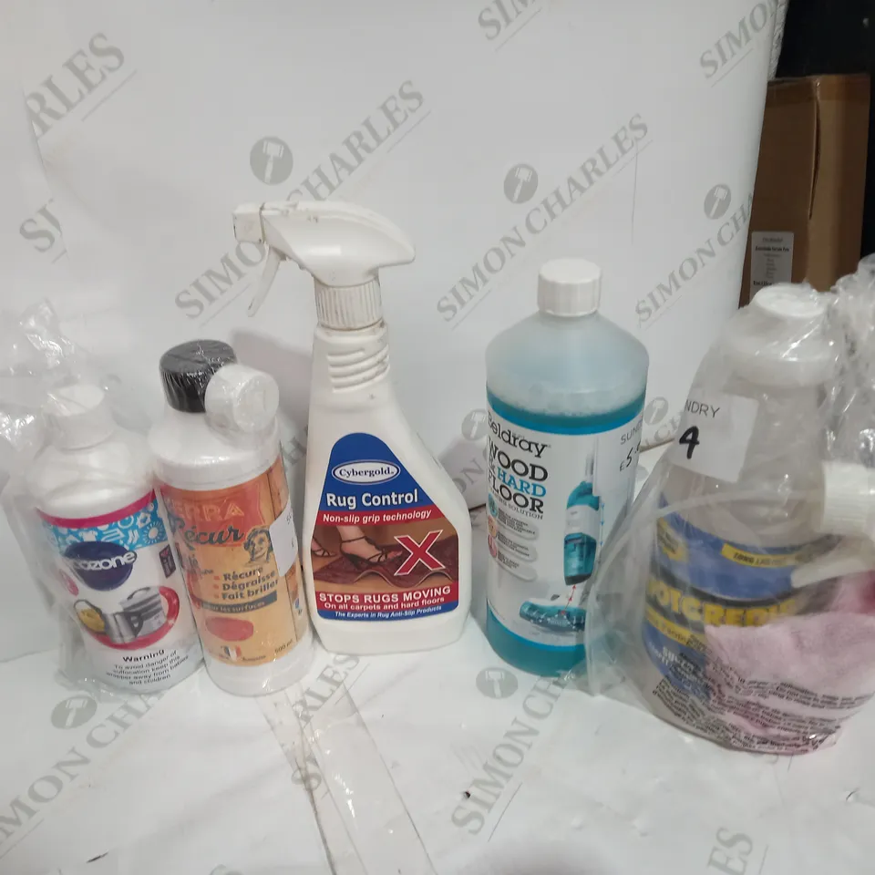 LOT OF ASSORTED CLEANING PRODUCTS 