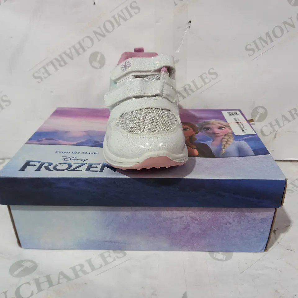 BOXED PAIR OF DESIGNER CHILDREN'S SHOES FROM THE DISNEY MOVIE FROZEN IN WHITE/PINK EU SIZE 30