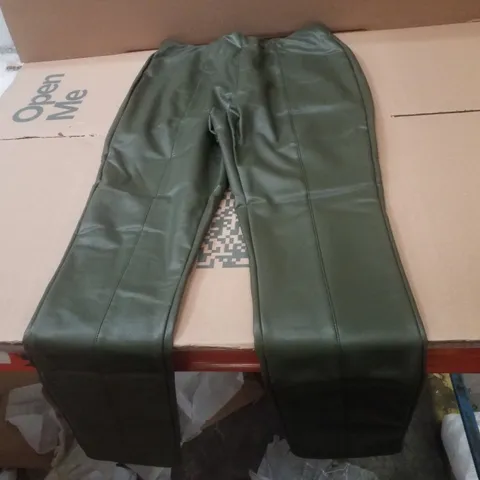 BOX CONTAINING APPROXIMATELY 22 BRAND NEW JD WILLIAMS CARK OLIVE PU LEGGINGS - SIZE 14