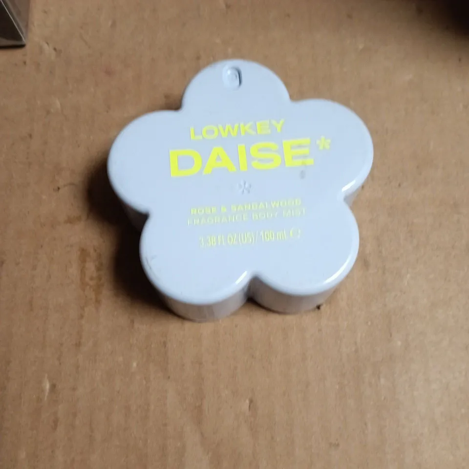 APPROXIMATELY 10 ASSORTED PERFUMES INCLUDING DAISE LOWKEY AND SUAVE 