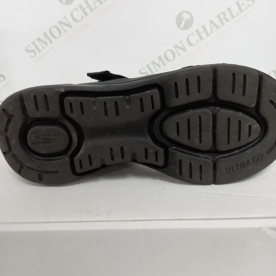 SKETCHERS ARCHFIT BLACK SANDAL SHOES - SIZE UNSPECIFIED 