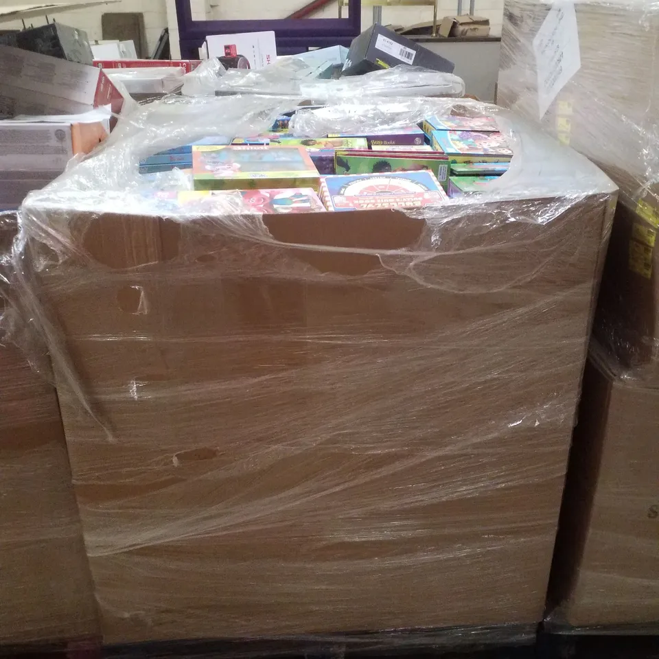 PALLET CONTAINING ASSORTED CHILDRENS BOOKS & ACTIVITIES INCLUDING BULLSEYE BULLYS QUIZ BOOK, PEPPA PIG BUSY BOOK, ENCANTO BUSY BOOK, COCOMELON BUSY BOOK & DISNEY STITCH STUCK ON STORIES