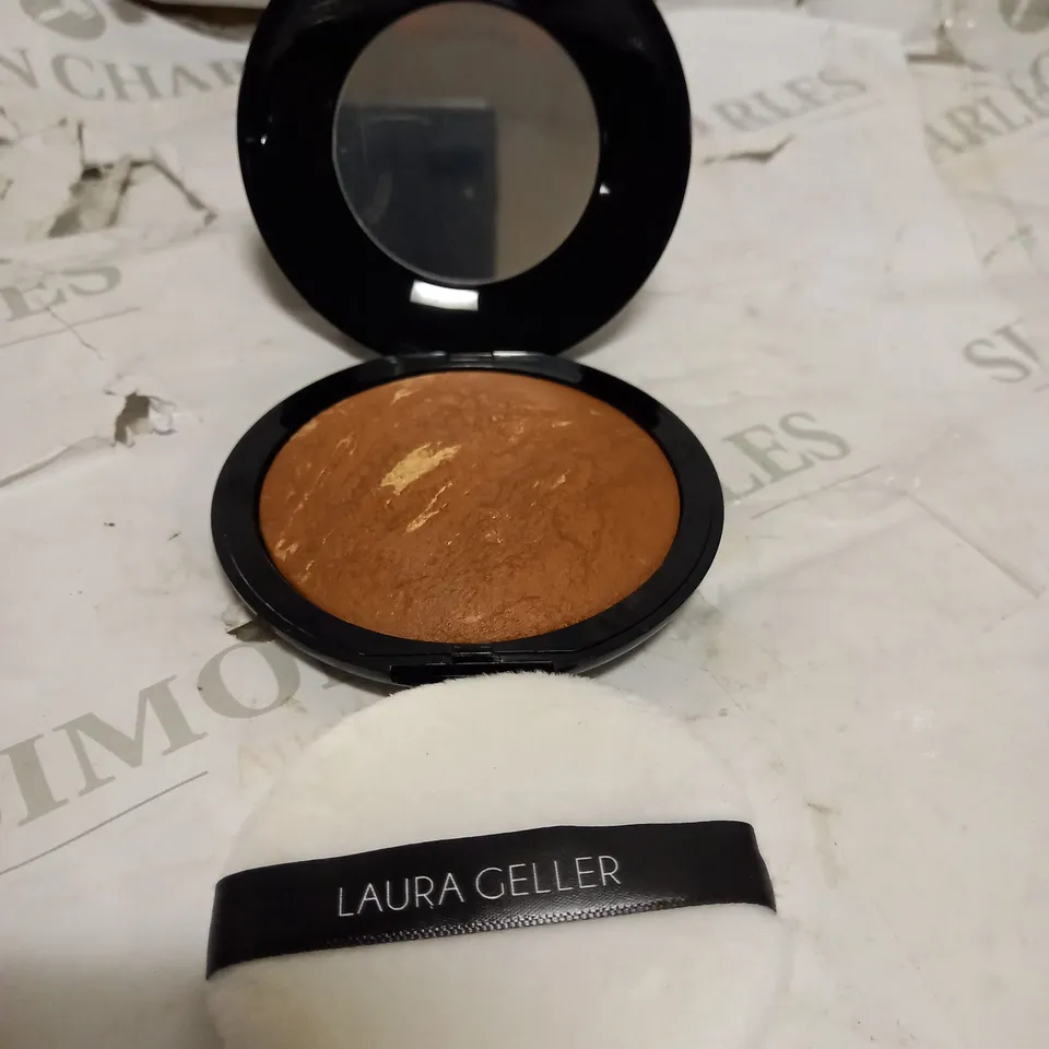LAURA GELLER BAKED BODY FROSTING FACE & BODY GLOW WITH PUFF COPPER GLOW 80 MM 
