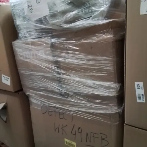 PALLET CONTAINING A LARGE QUANTITY OF ROLLED UP MATTRESSES 