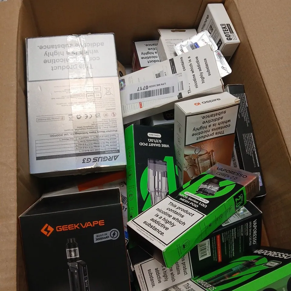 APPROXIMATELY 25 ITEMS INCLUDING VAPE STARTER KIT ASSORTMENT – GEEKVAPE AEGIS SOLO III, VAPORESSO & ASPIRE.