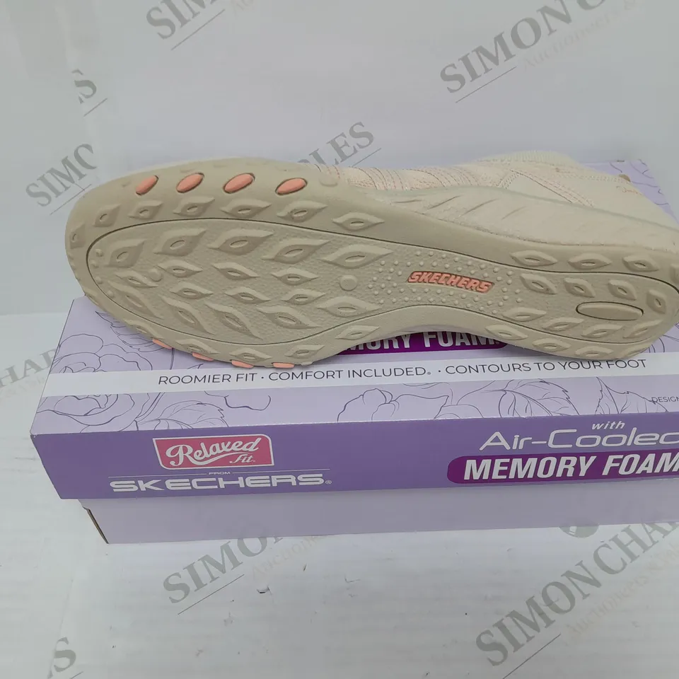RELAXED FIT AIR COOLED MEMORY FOAM BIEGE SIZE 7