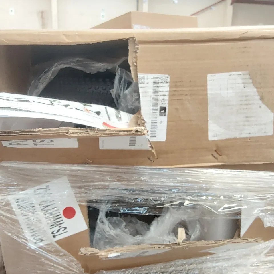 PALLET CONTAINING A LARGE ASSORTMENT OF CONSUMER PRODUCTS INCLUDING: BICYCLES, TROLLEY ECT
