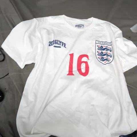 WHITE COTTON T-SHIRT WITH ENGLAND CREST AND '2016 LYFE' GRAPHIC